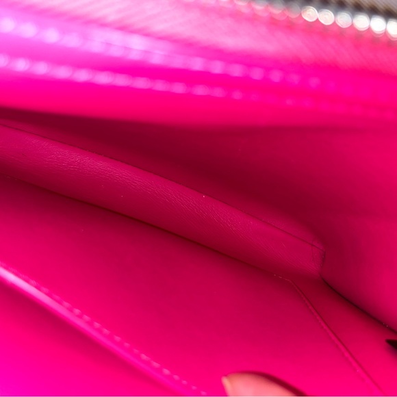 Coach Rogue 25 with Tea Rose in Dragonfruit - Picture 11 of 14